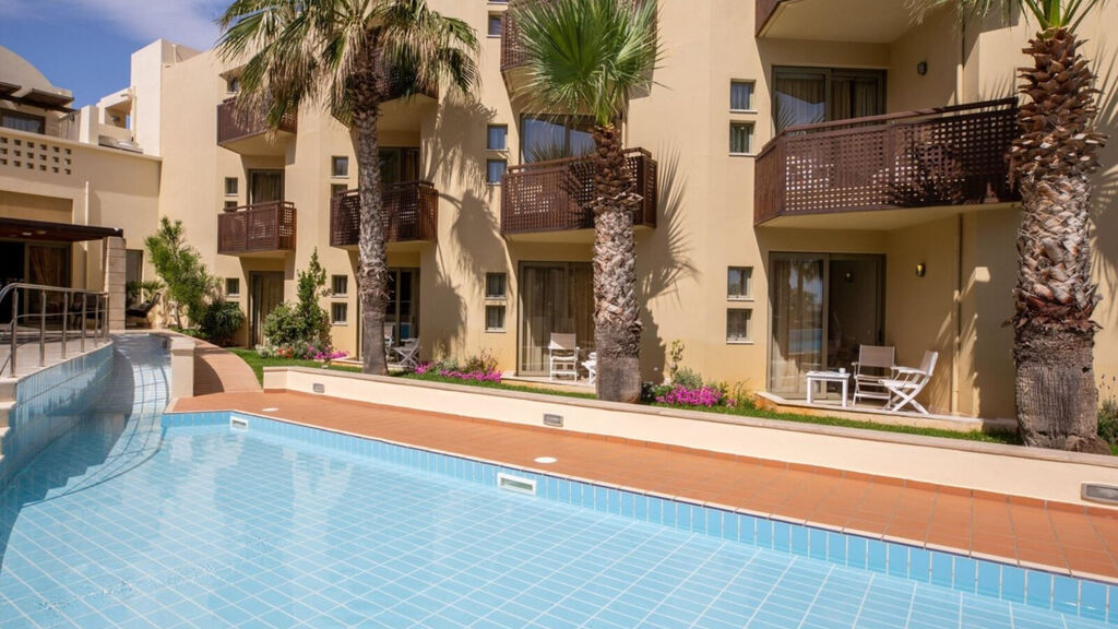 Giannoulis Santa Marina Plaza