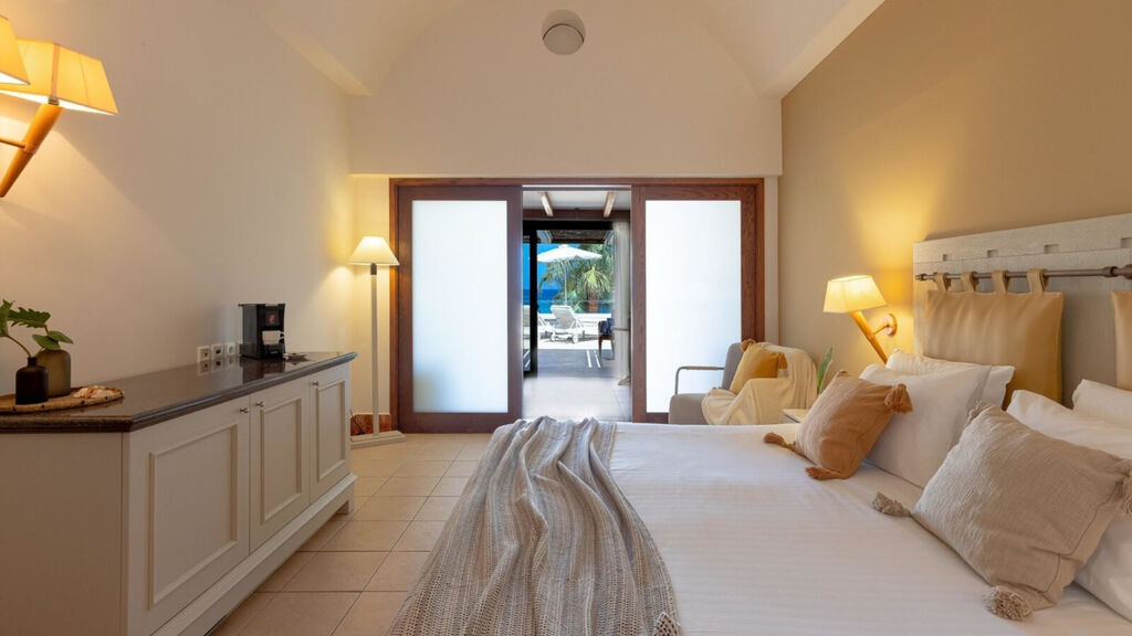 Giannoulis Santa Marina Plaza