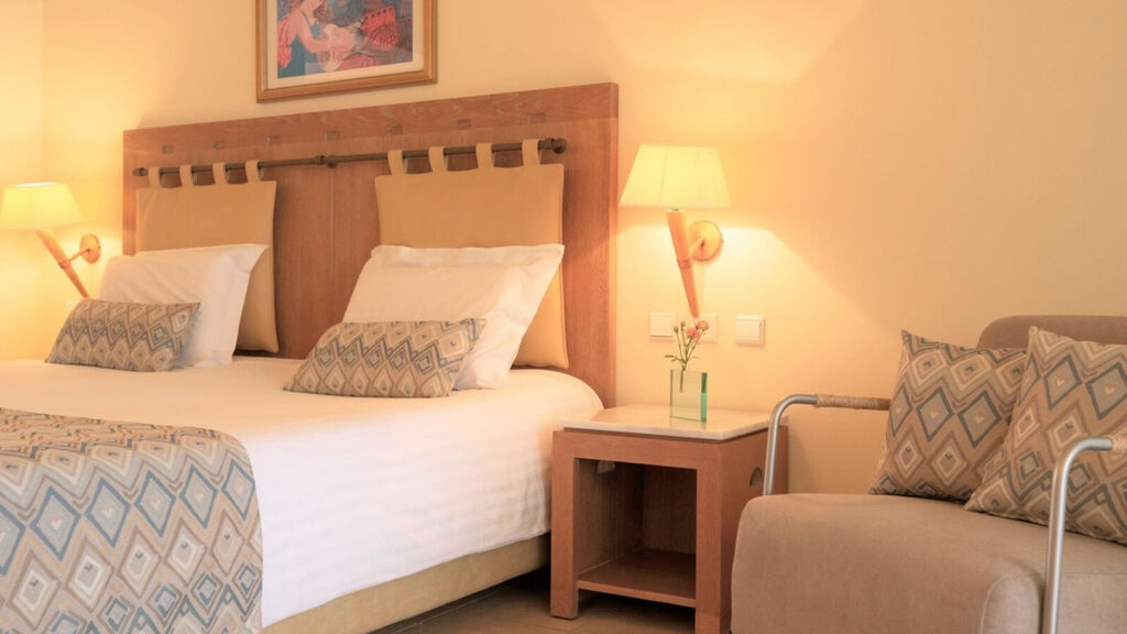 Giannoulis Santa Marina Plaza