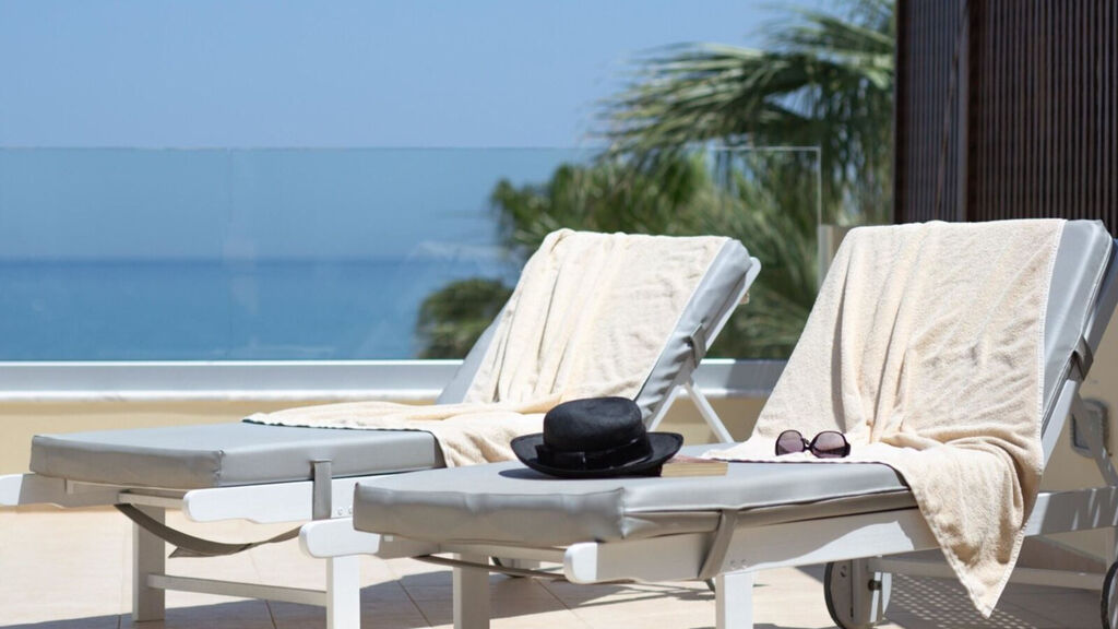 Giannoulis Santa Marina Plaza