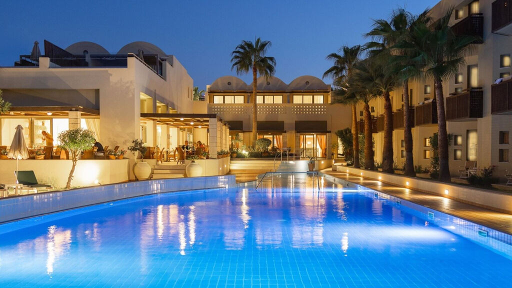 Giannoulis Santa Marina Plaza