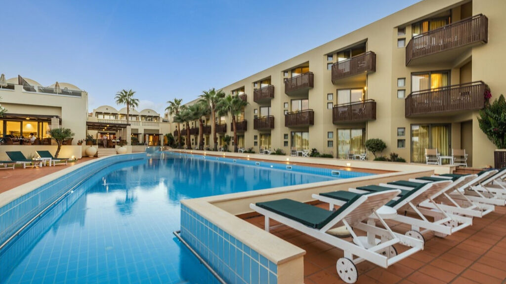 Giannoulis Santa Marina Plaza