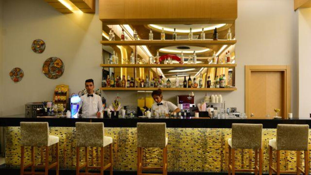 Glamour Resort & Spa