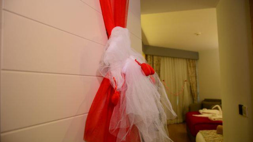 Glamour Resort & Spa