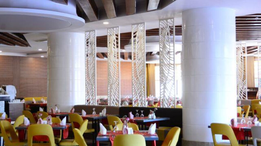 Glamour Resort & Spa