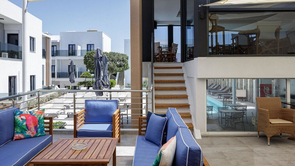 Golden Bay Hotel & Bungalows