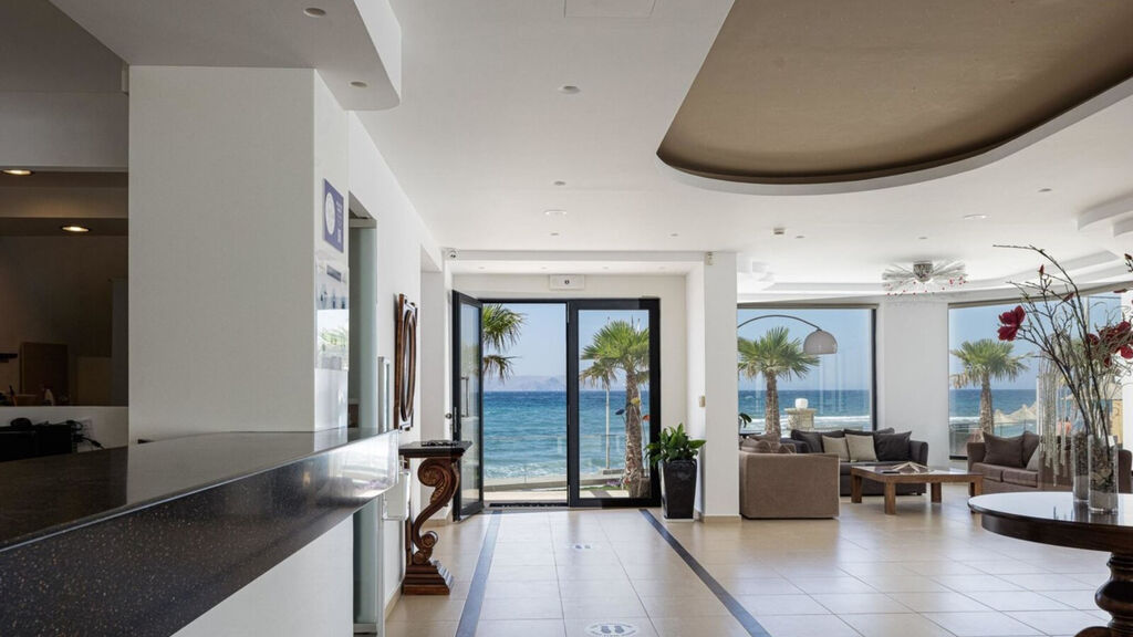 Golden Bay Hotel & Bungalows