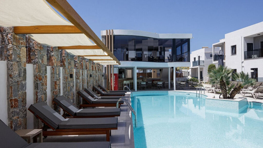 Golden Bay Hotel & Bungalows