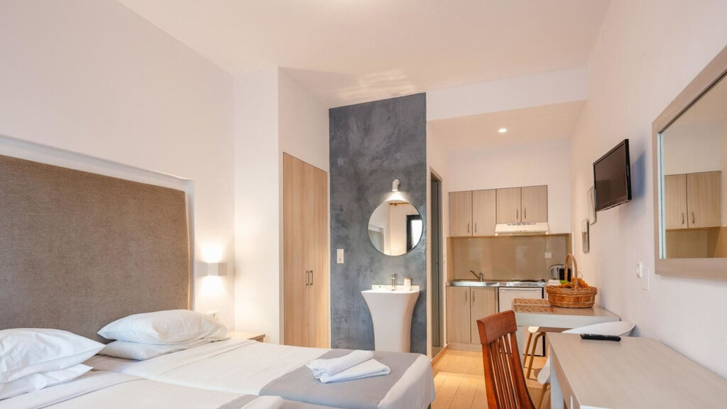 Golden Bay Hotel & Bungalows