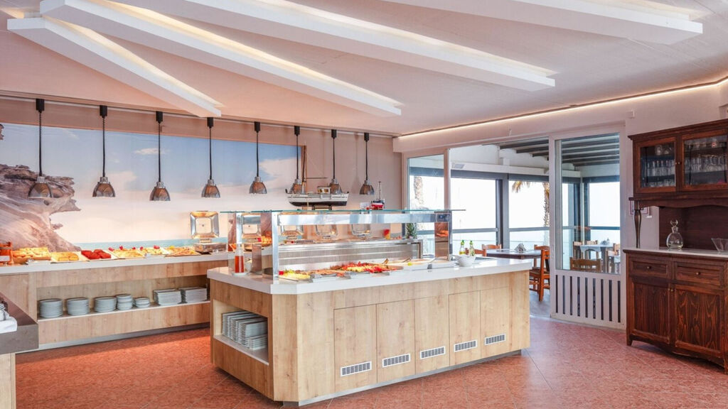 Golden Bay Hotel & Bungalows