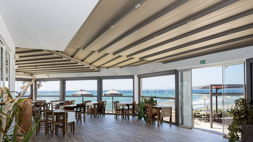 Golden Bay Hotel & Bungalows