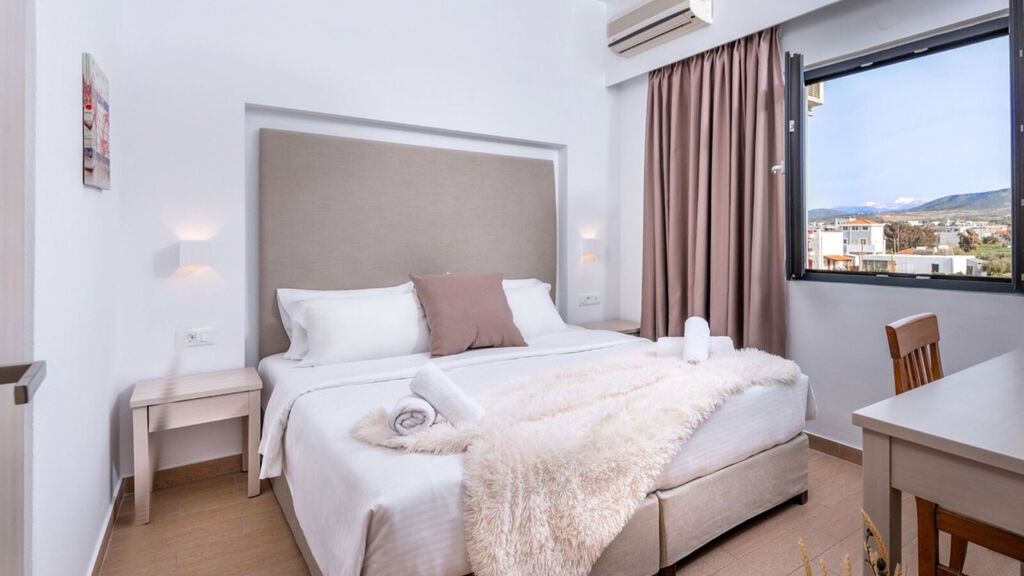 Golden Bay Hotel & Bungalows