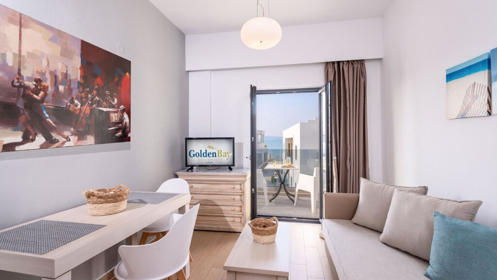 Golden Bay Hotel & Bungalows