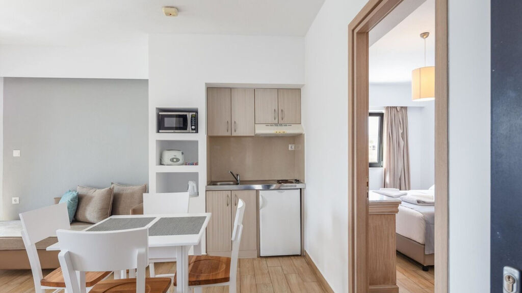 Golden Bay Hotel & Bungalows