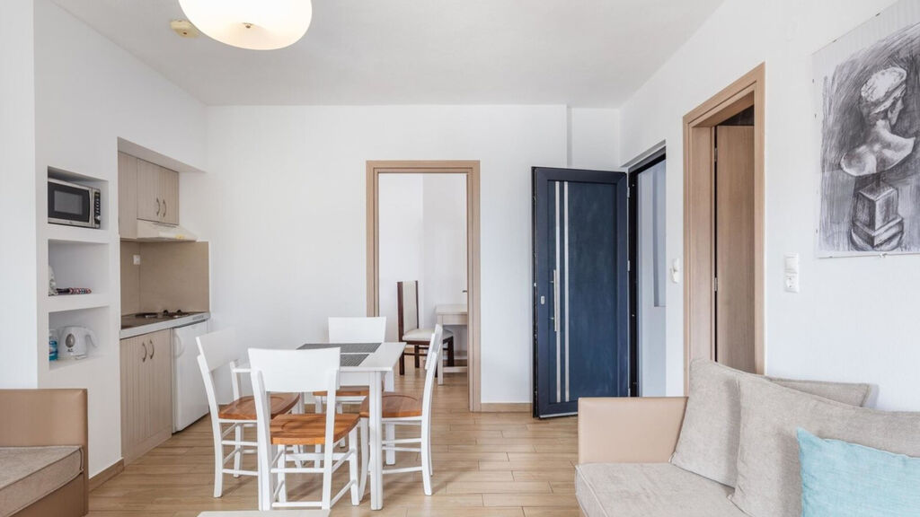 Golden Bay Hotel & Bungalows