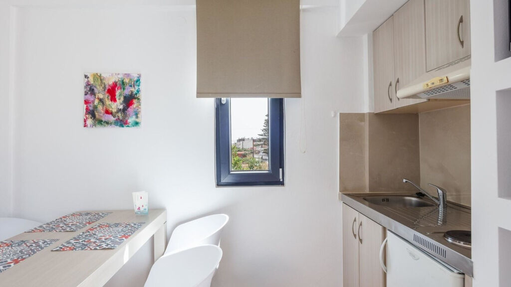 Golden Bay Hotel & Bungalows