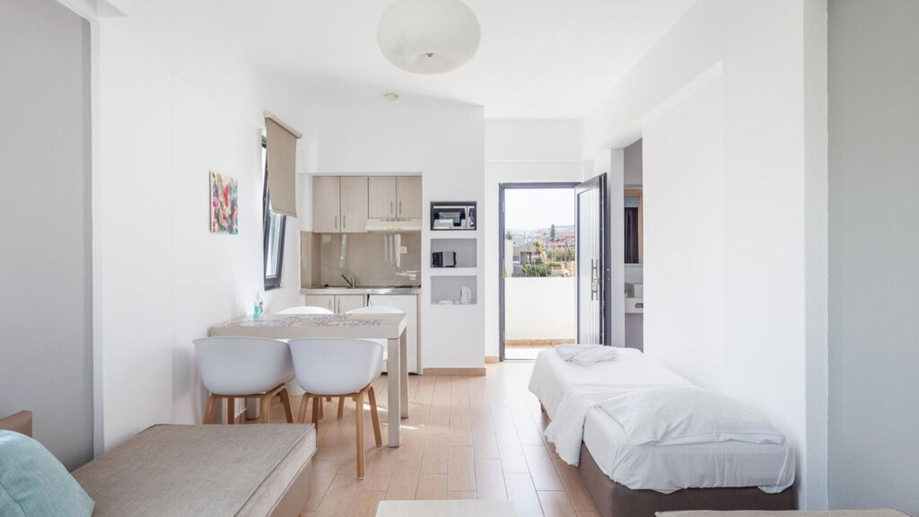 Golden Bay Hotel & Bungalows