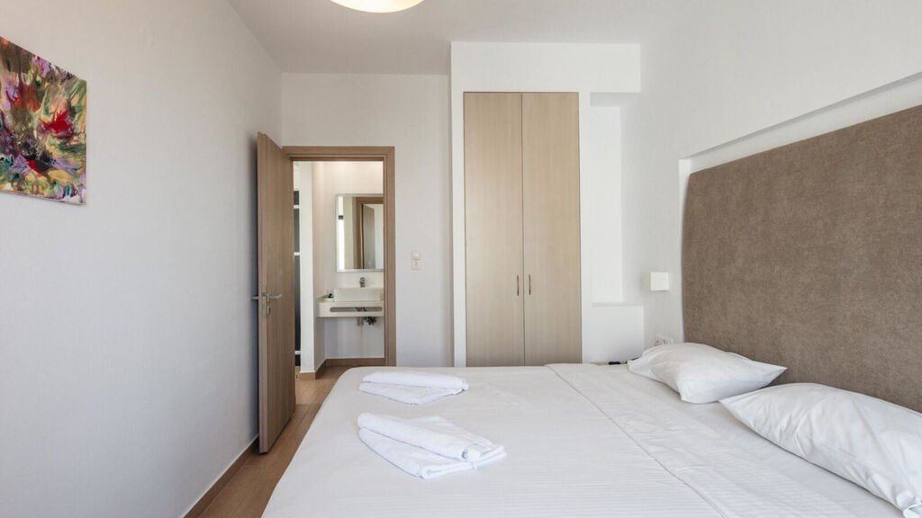 Golden Bay Hotel & Bungalows