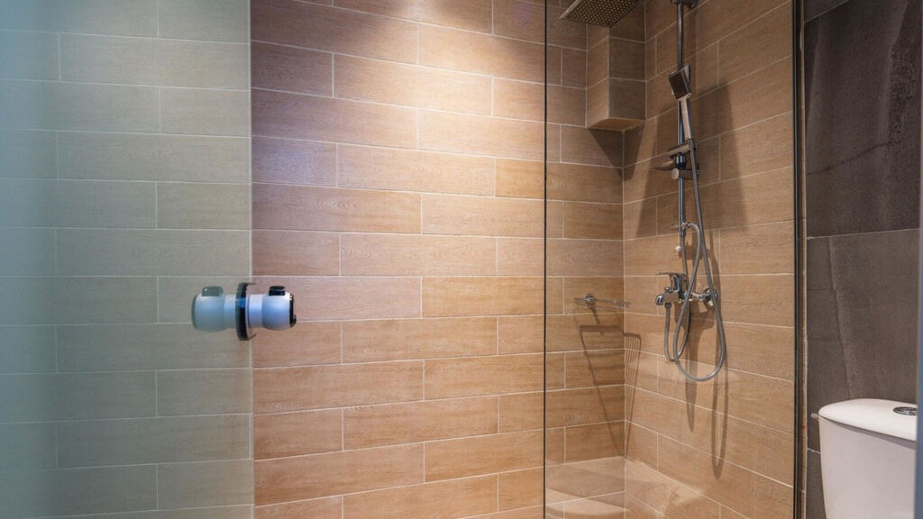 Golden Bay Hotel & Bungalows