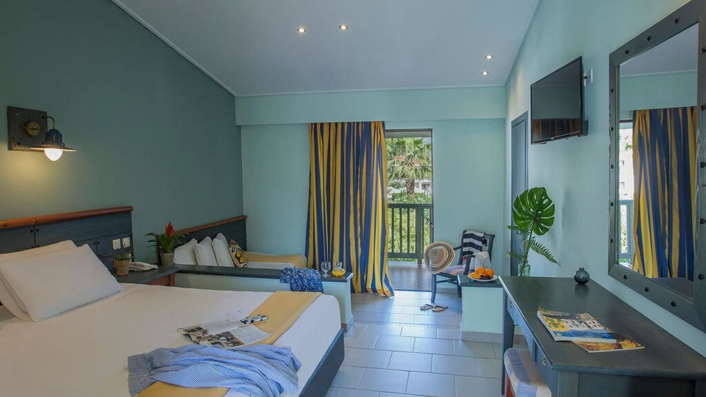 Golden Coast Hotel And Bungalows