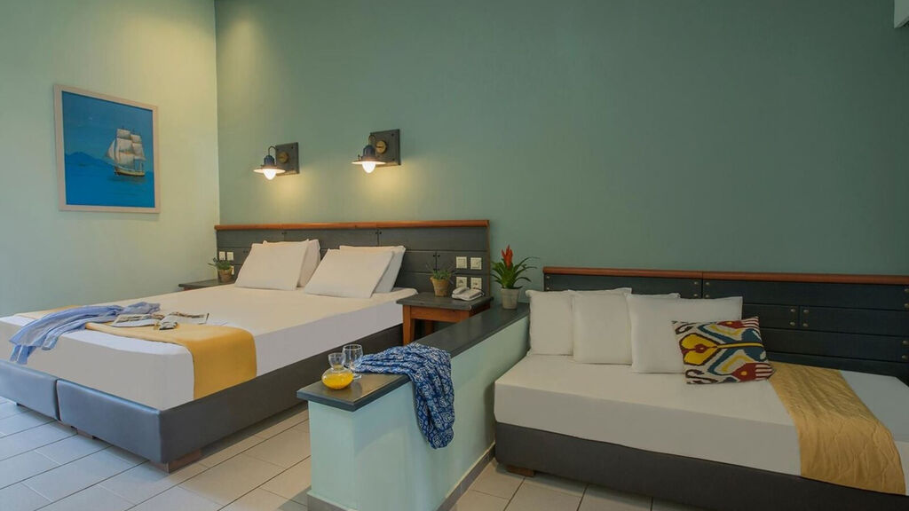 Golden Coast Hotel And Bungalows