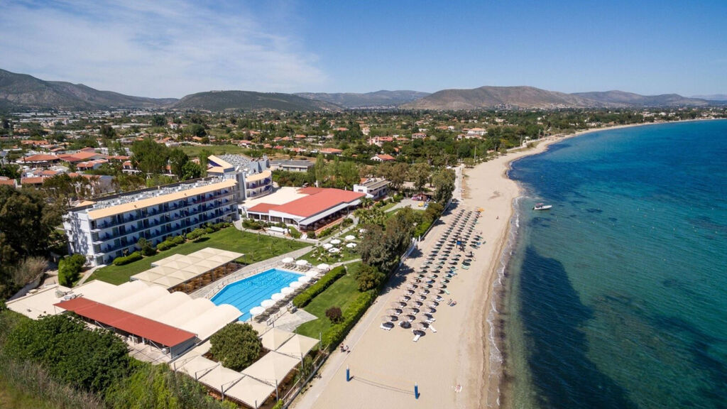 Golden Coast Hotel And Bungalows