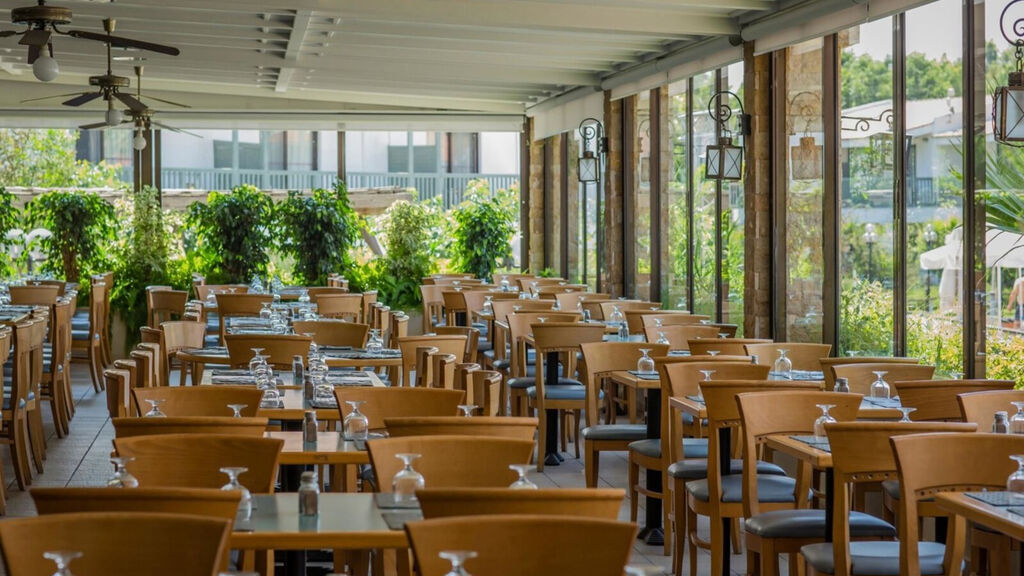 Golden Coast Hotel And Bungalows