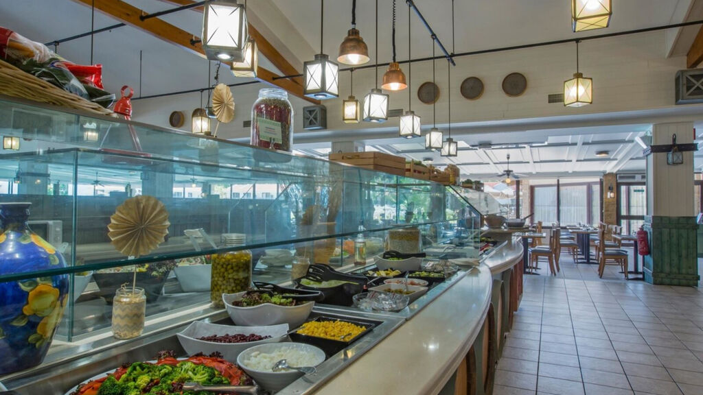 Golden Coast Hotel And Bungalows