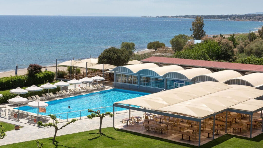 Golden Coast Hotel And Bungalows