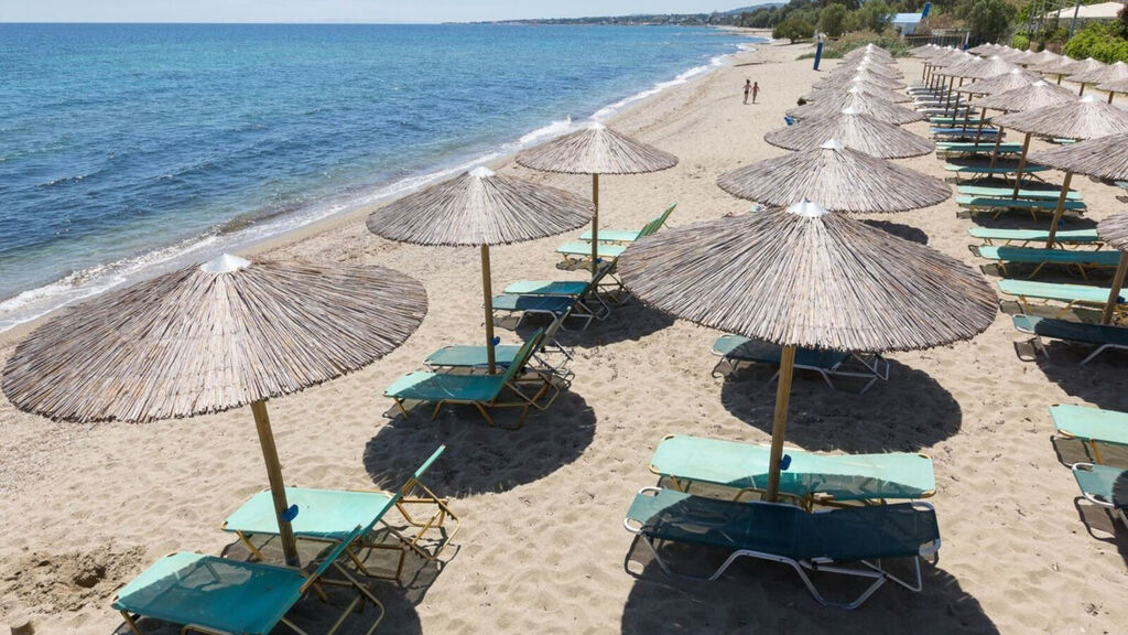 Golden Coast Hotel And Bungalows