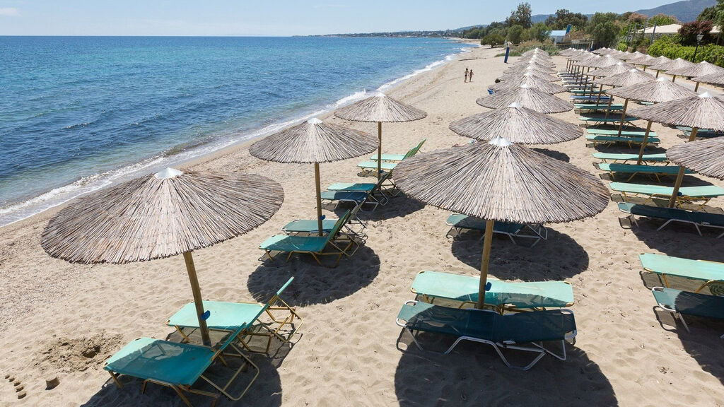 Golden Coast Hotel And Bungalows