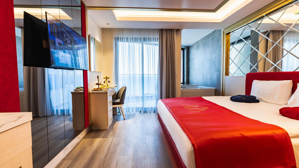 Granada Luxury Red
