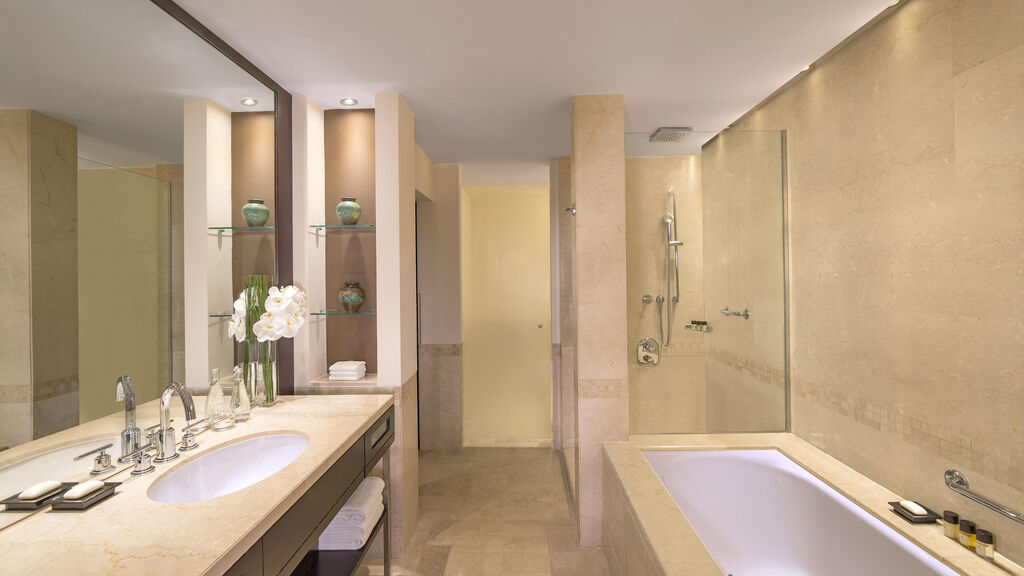 Grand Hyatt Doha Hotel & Villas