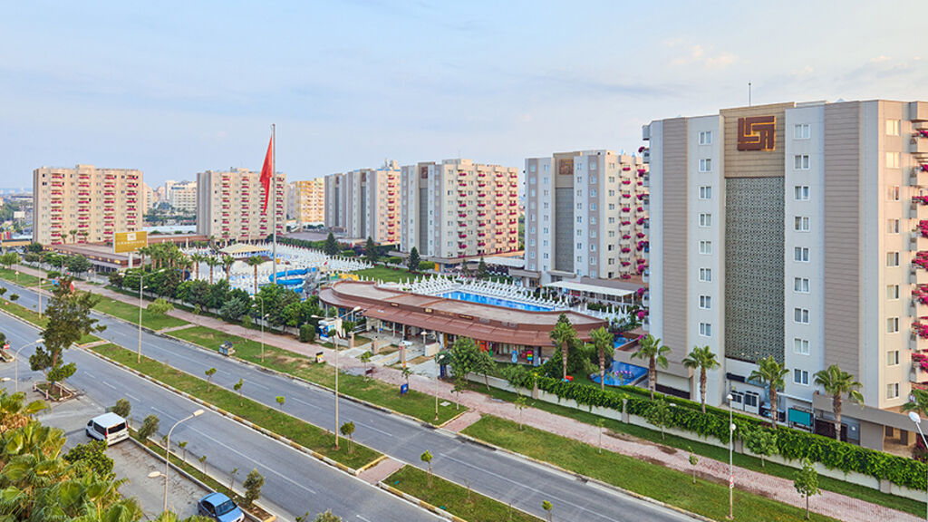 Grand Park Lara