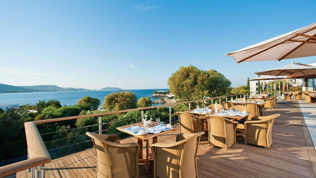 Grand Resort Lagonissi