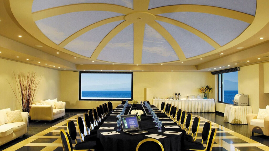 Grand Resort Lagonissi