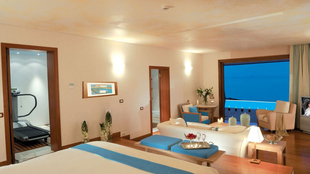 Grand Resort Lagonissi