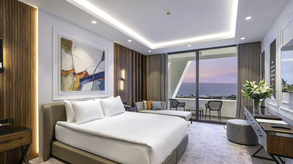 Grand Sapphire Resort