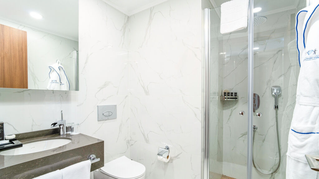 Grand Sapphire Resort