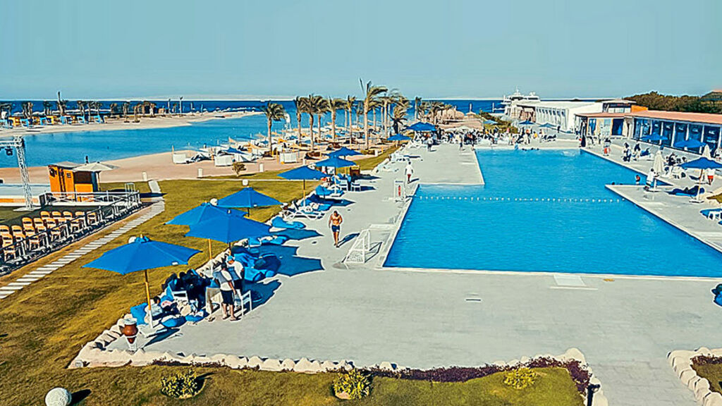 Gravity Hotel & Aqua Park