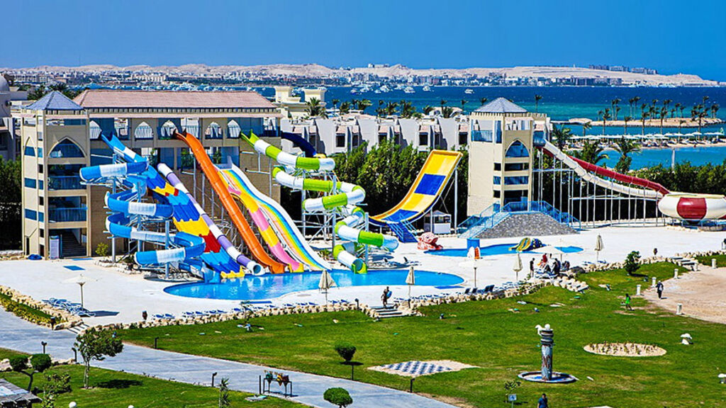 Gravity Hotel & Aqua Park