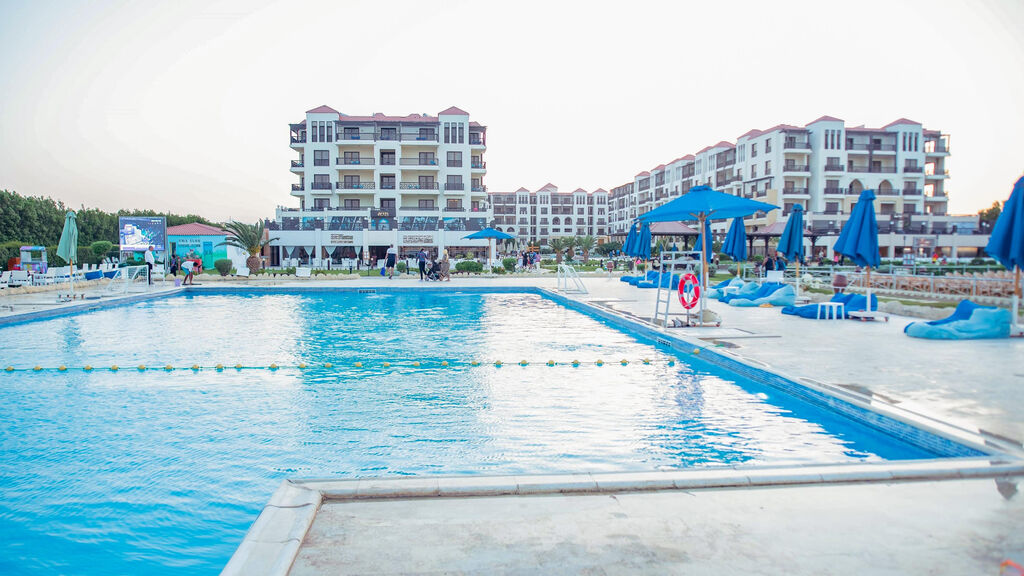 Gravity Hotel & Aqua Park