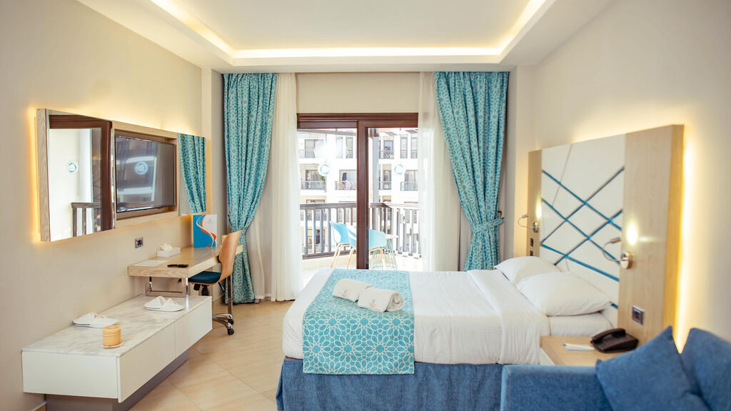 Gravity Hotel & Aqua Park