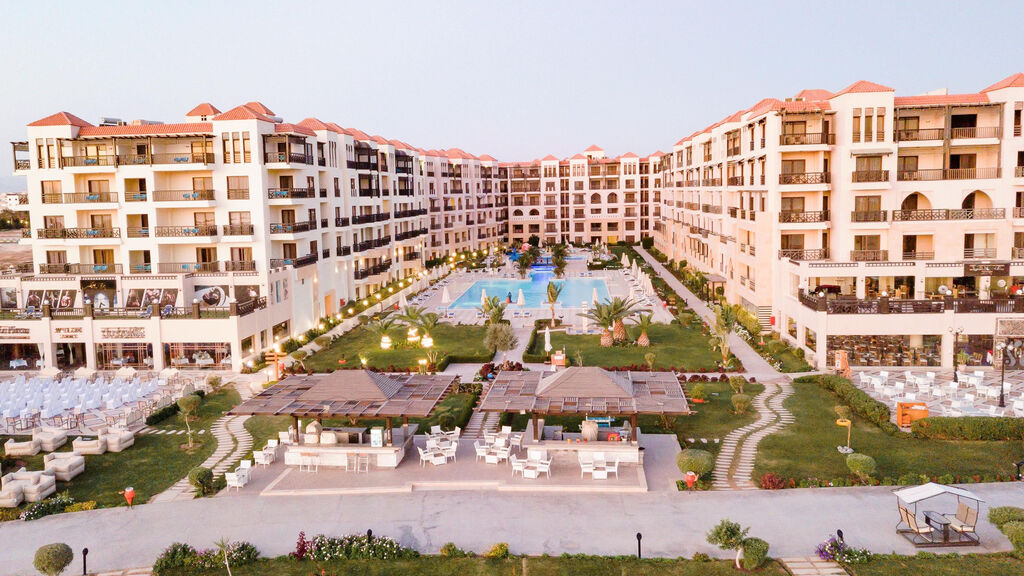 Gravity Hotel & Aqua Park