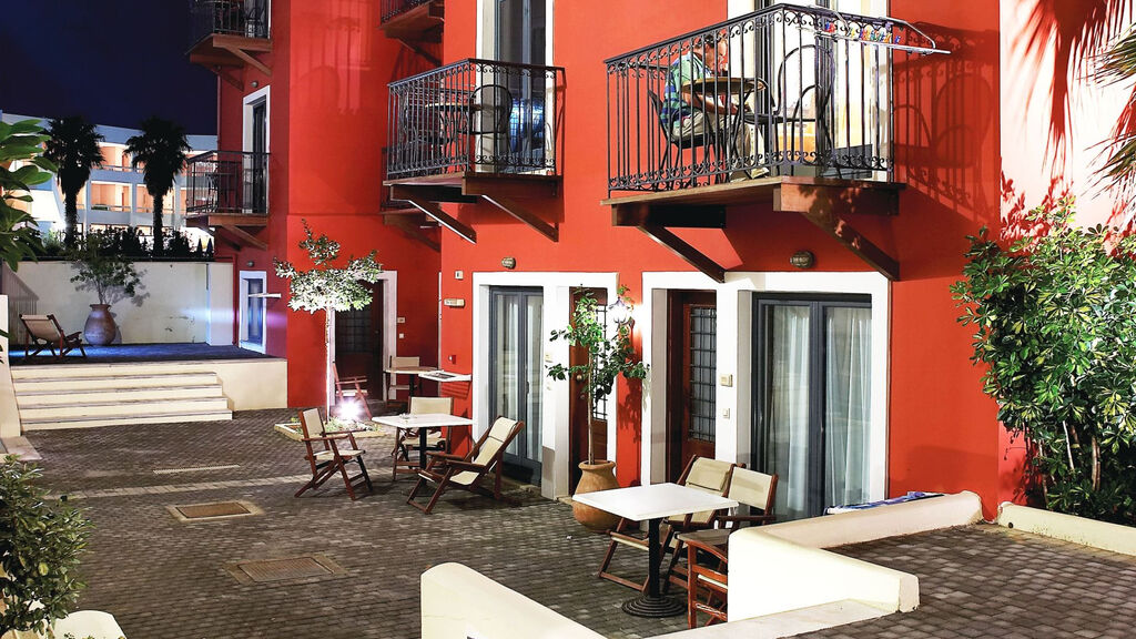 Grecotel Plaza Beach House