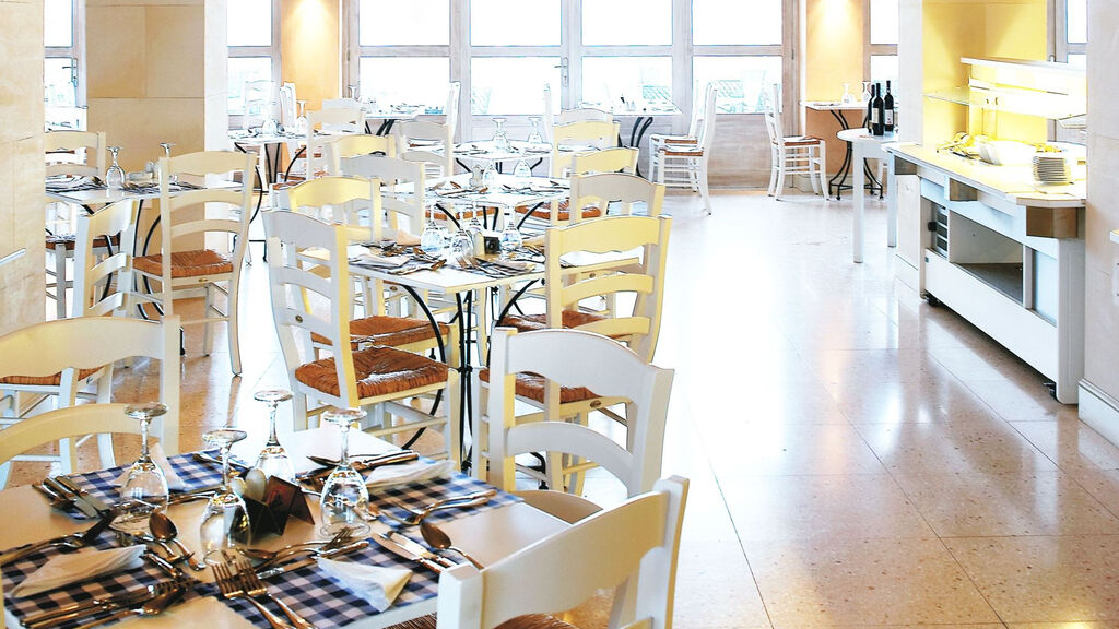 Grecotel Plaza Beach House