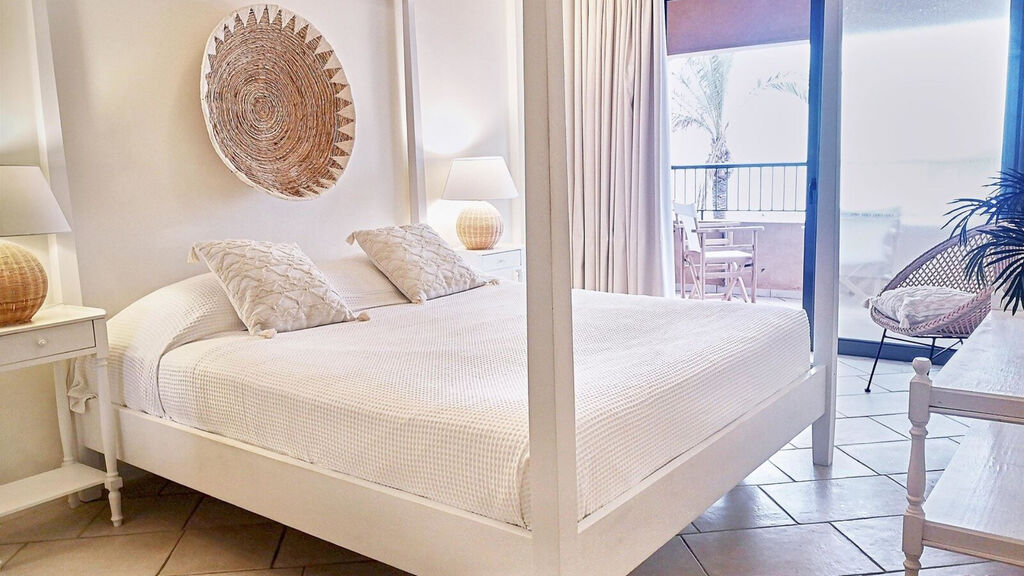 Grecotel Plaza Beach House