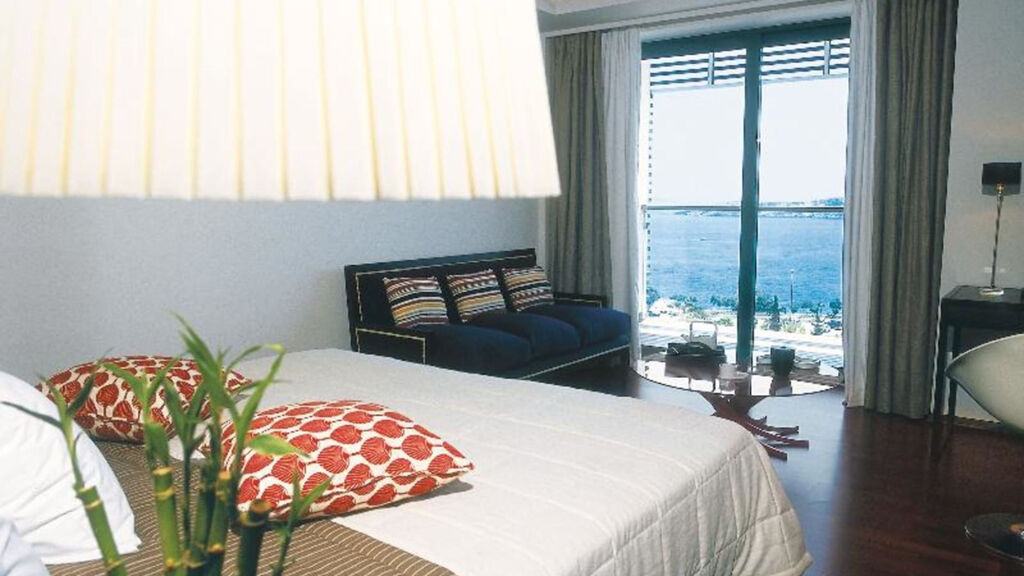 Vouliagmeni Suites
