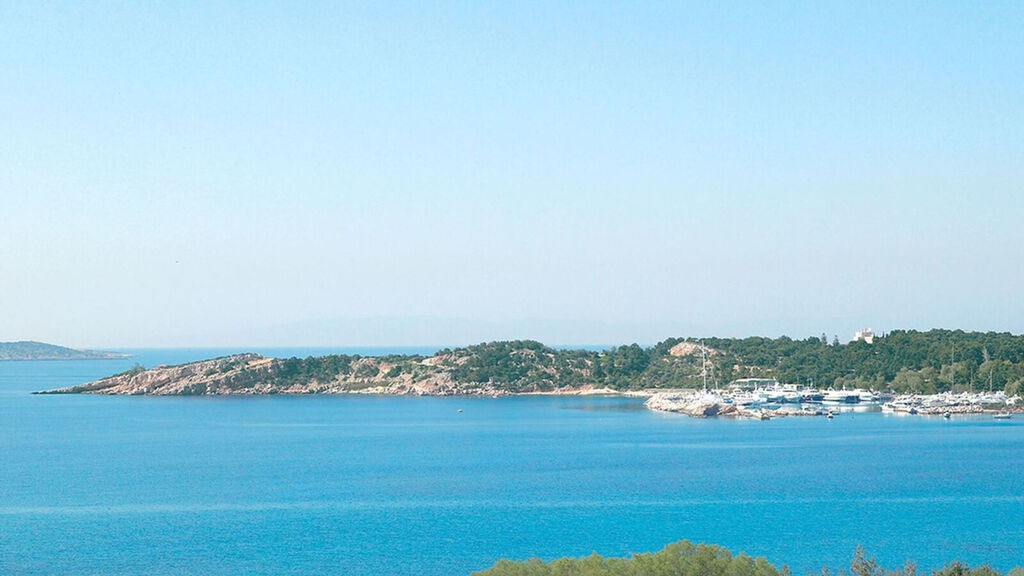 Vouliagmeni Suites