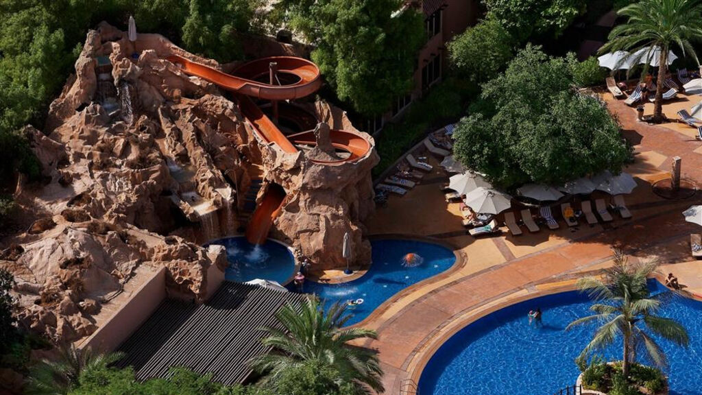 Habtoor Grand Resort & Spa Dubai by Autograph Collection
